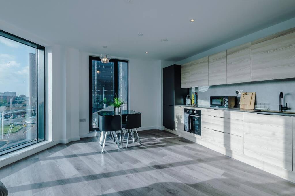 Stunning 2-Bed Premium Apartment - Free Wi-Fi بريستون المظهر الخارجي الصورة